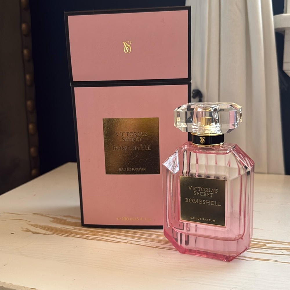 Victoria’s Secret “Bombshell” perfume 3.4 oz